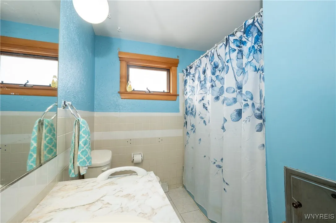 16 Oakwood Drive, Cheektowaga, New York 14227, Cheektowaga, New York 14227, 3 Bedrooms Bedrooms, 7 Rooms Rooms,1 BathroomBathrooms,Residential,For Sale,16 Oakwood Drive, Cheektowaga, New York 14227,0,B1654618