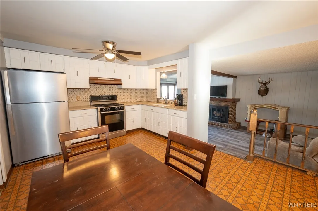 16 Oakwood Drive, Cheektowaga, New York 14227, Cheektowaga, New York 14227, 3 Bedrooms Bedrooms, 7 Rooms Rooms,1 BathroomBathrooms,Residential,For Sale,16 Oakwood Drive, Cheektowaga, New York 14227,0,B1654618
