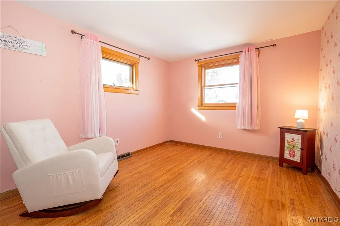 16 Oakwood Drive, Cheektowaga, New York 14227, Cheektowaga, New York 14227, 3 Bedrooms Bedrooms, 7 Rooms Rooms,1 BathroomBathrooms,Residential,For Sale,16 Oakwood Drive, Cheektowaga, New York 14227,0,B1654618