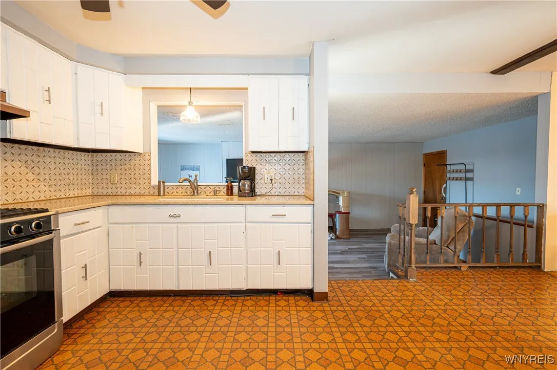 16 Oakwood Drive, Cheektowaga, New York 14227, Cheektowaga, New York 14227, 3 Bedrooms Bedrooms, 7 Rooms Rooms,1 BathroomBathrooms,Residential,For Sale,16 Oakwood Drive, Cheektowaga, New York 14227,0,B1654618