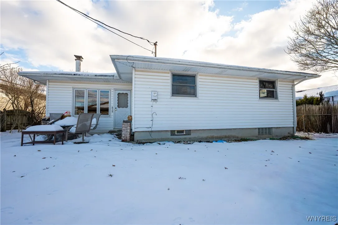 16 Oakwood Drive, Cheektowaga, New York 14227, Cheektowaga, New York 14227, 3 Bedrooms Bedrooms, 7 Rooms Rooms,1 BathroomBathrooms,Residential,For Sale,16 Oakwood Drive, Cheektowaga, New York 14227,0,B1654618