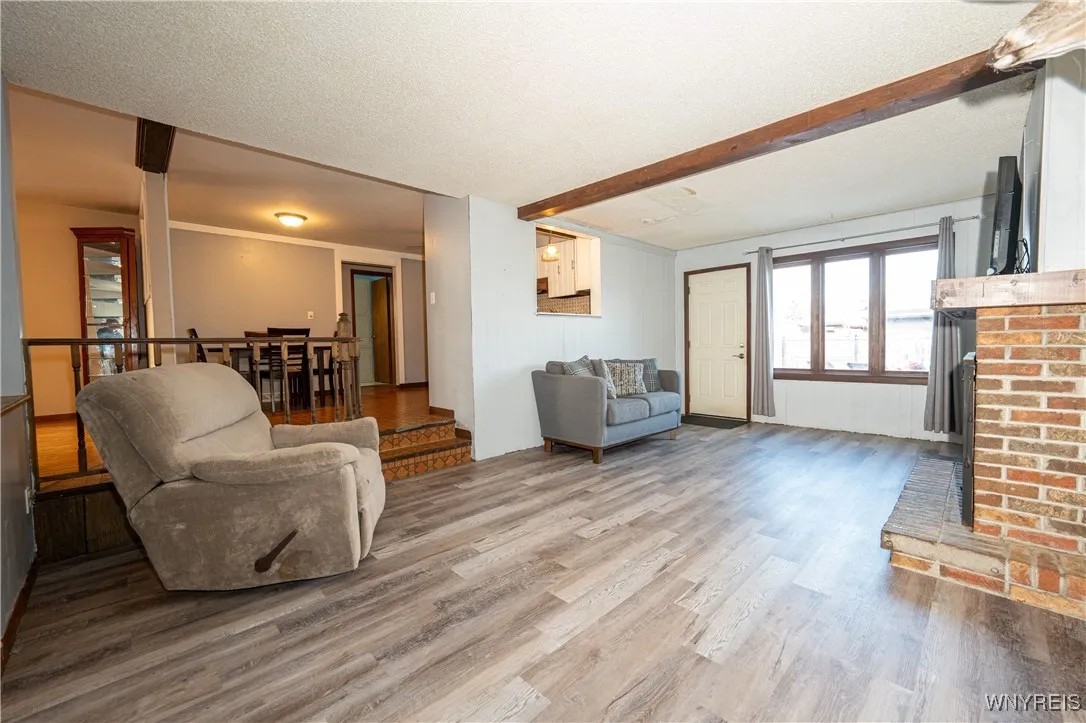 16 Oakwood Drive, Cheektowaga, New York 14227, Cheektowaga, New York 14227, 3 Bedrooms Bedrooms, 7 Rooms Rooms,1 BathroomBathrooms,Residential,For Sale,16 Oakwood Drive, Cheektowaga, New York 14227,0,B1654618