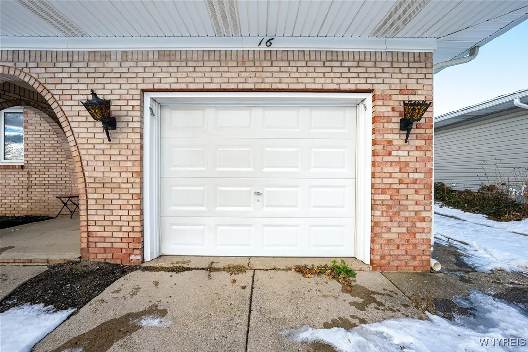 16 Oakwood Drive, Cheektowaga, New York 14227, Cheektowaga, New York 14227, 3 Bedrooms Bedrooms, 7 Rooms Rooms,1 BathroomBathrooms,Residential,For Sale,16 Oakwood Drive, Cheektowaga, New York 14227,0,B1654618