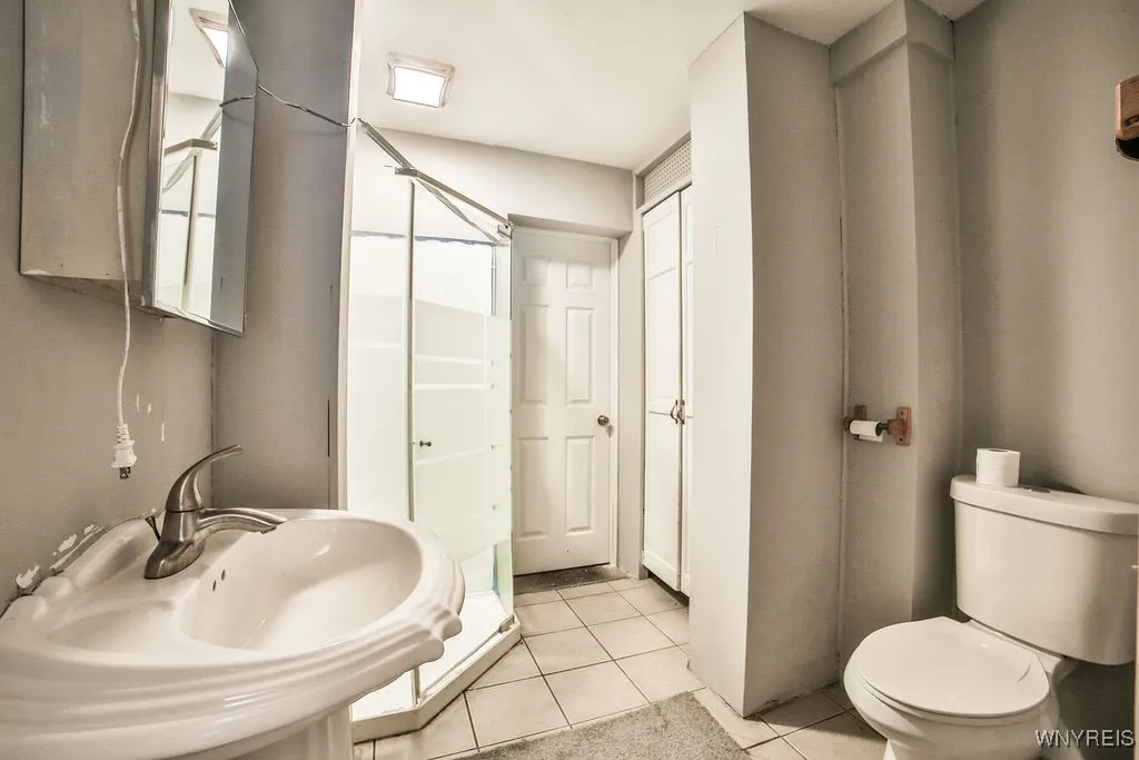 898 Genesee Street, Buffalo, New York 14211, Buffalo, New York 14211, ,Commercial Sale,For Sale,898 Genesee Street, Buffalo, New York 14211,0,B1656030