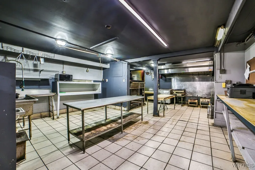 898 Genesee Street, Buffalo, New York 14211, Buffalo, New York 14211, ,Commercial Sale,For Sale,898 Genesee Street, Buffalo, New York 14211,0,B1656030