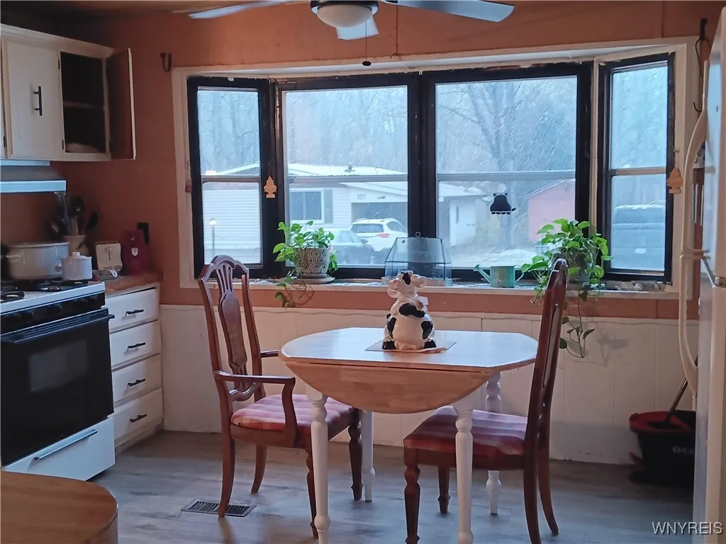 97 Bush Gardens Street, Alden, New York 14102, Alden, New York 14004, 3 Bedrooms Bedrooms, 5 Rooms Rooms,1 BathroomBathrooms,Residential,For Sale,97 Bush Gardens Street, Alden, New York 14102,0,B1656084