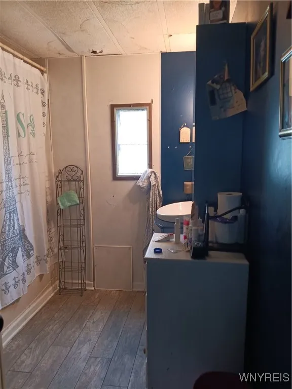 97 Bush Gardens Street, Alden, New York 14102, Alden, New York 14004, 3 Bedrooms Bedrooms, 5 Rooms Rooms,1 BathroomBathrooms,Residential,For Sale,97 Bush Gardens Street, Alden, New York 14102,0,B1656084