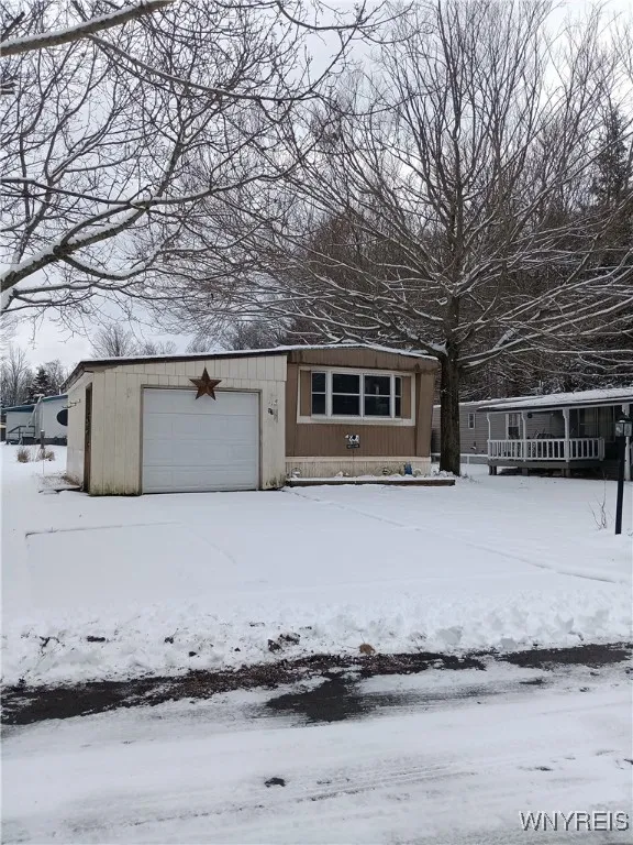 97 Bush Gardens Street, Alden, New York 14102, Alden, New York 14004, 3 Bedrooms Bedrooms, 5 Rooms Rooms,1 BathroomBathrooms,Residential,For Sale,97 Bush Gardens Street, Alden, New York 14102,0,B1656084