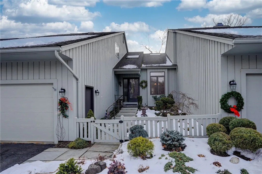 70 Waterview Circle 70, Penfield, New York 14625, Penfield, New York 14625, 3 Bedrooms Bedrooms, 8 Rooms Rooms,3 BathroomsBathrooms,Residential,For Sale,70 Waterview Circle 70, Penfield, New York 14625,0,R1655778