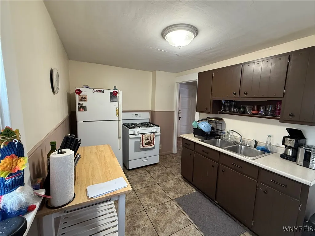 58 Court Street, Lancaster, New York 14086, Lancaster, New York 14086, 2 Bedrooms Bedrooms, 4 Rooms Rooms,1 BathroomBathrooms,Residential Lease,Closed,58 Court Street, Lancaster, New York 14086,0,B1655165