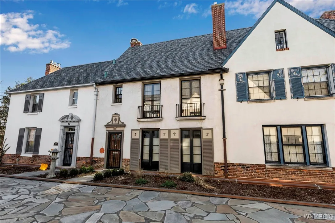 17 Mayfair Lane, Buffalo, New York 14201, Buffalo, New York 14201, 4 Bedrooms Bedrooms, 8 Rooms Rooms,3 BathroomsBathrooms,Residential,Closed,17 Mayfair Lane, Buffalo, New York 14201,0,B1656234