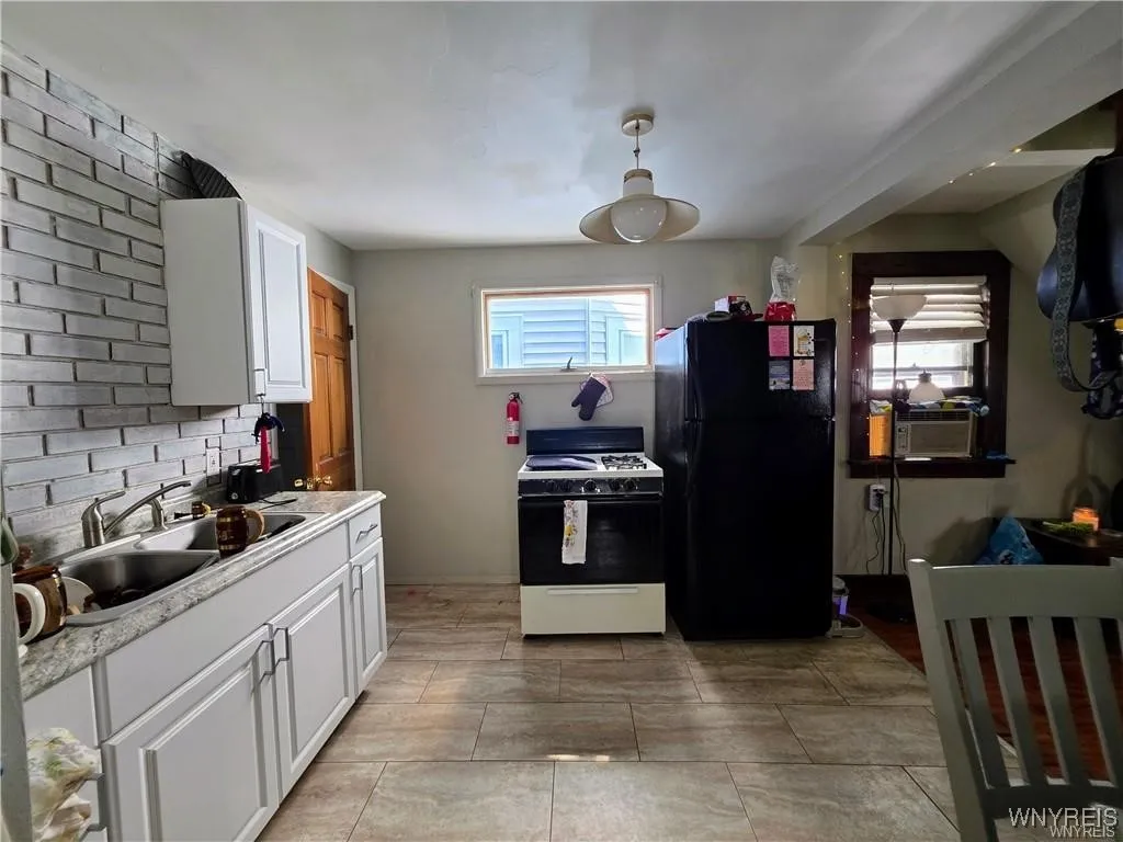 1042 Elmwood Avenue, Buffalo, New York 14222, Buffalo, New York 14222, 3 Bedrooms Bedrooms, ,4 BathroomsBathrooms,Residential,Closed,1042 Elmwood Avenue, Buffalo, New York 14222,0,B1656534