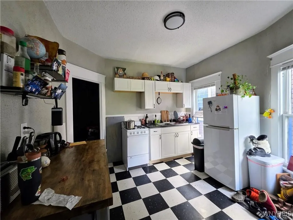 1042 Elmwood Avenue, Buffalo, New York 14222, Buffalo, New York 14222, 3 Bedrooms Bedrooms, ,4 BathroomsBathrooms,Residential,Closed,1042 Elmwood Avenue, Buffalo, New York 14222,0,B1656534