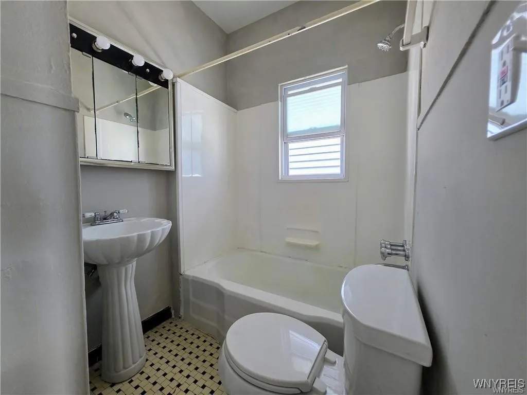 1042 Elmwood Avenue, Buffalo, New York 14222, Buffalo, New York 14222, 3 Bedrooms Bedrooms, ,4 BathroomsBathrooms,Residential,Closed,1042 Elmwood Avenue, Buffalo, New York 14222,0,B1656534