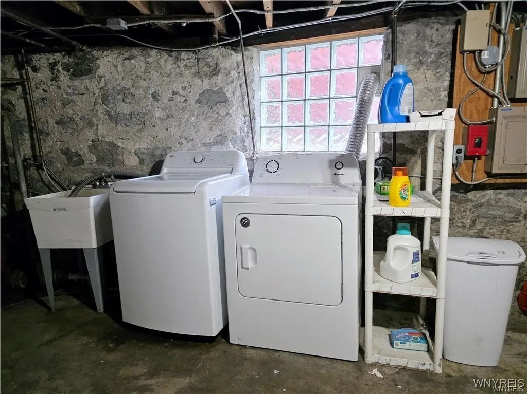 1042 Elmwood Avenue, Buffalo, New York 14222, Buffalo, New York 14222, 3 Bedrooms Bedrooms, ,4 BathroomsBathrooms,Residential,Closed,1042 Elmwood Avenue, Buffalo, New York 14222,0,B1656534