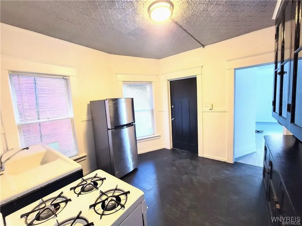 1042 Elmwood Avenue, Buffalo, New York 14222, Buffalo, New York 14222, 3 Bedrooms Bedrooms, ,4 BathroomsBathrooms,Residential,Closed,1042 Elmwood Avenue, Buffalo, New York 14222,0,B1656534