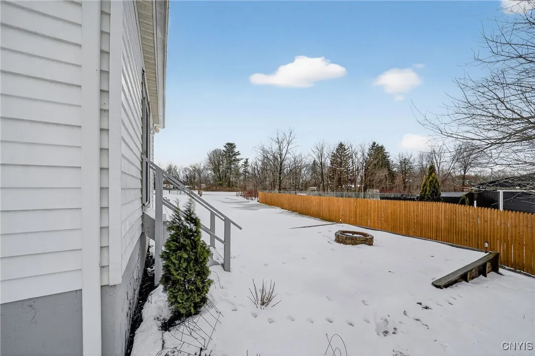 7939 Walnut Place, Clay, New York 13090, Clay, New York 13090, 3 Bedrooms Bedrooms, 8 Rooms Rooms,2 BathroomsBathrooms,Residential,Closed,7939 Walnut Place, Clay, New York 13090,0,S1656736
