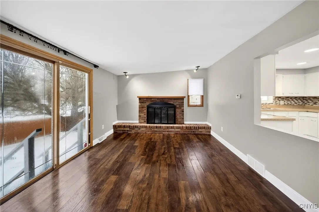 7939 Walnut Place, Clay, New York 13090, Clay, New York 13090, 3 Bedrooms Bedrooms, 8 Rooms Rooms,2 BathroomsBathrooms,Residential,Closed,7939 Walnut Place, Clay, New York 13090,0,S1656736