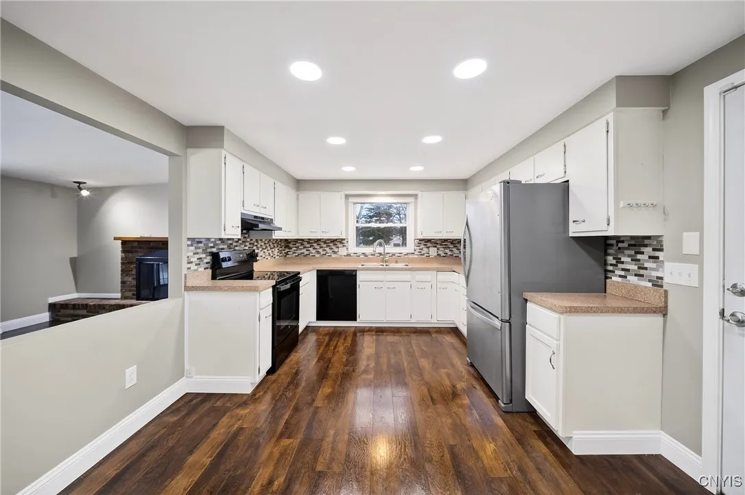 7939 Walnut Place, Clay, New York 13090, Clay, New York 13090, 3 Bedrooms Bedrooms, 8 Rooms Rooms,2 BathroomsBathrooms,Residential,Closed,7939 Walnut Place, Clay, New York 13090,0,S1656736