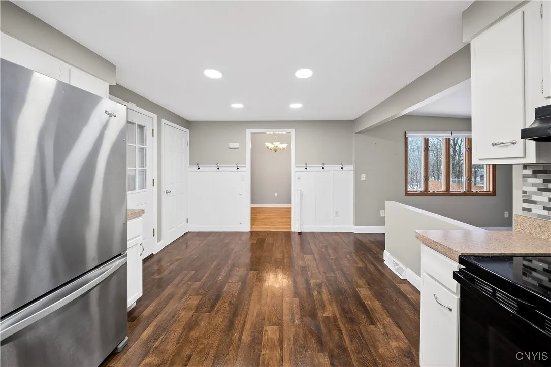 7939 Walnut Place, Clay, New York 13090, Clay, New York 13090, 3 Bedrooms Bedrooms, 8 Rooms Rooms,2 BathroomsBathrooms,Residential,Closed,7939 Walnut Place, Clay, New York 13090,0,S1656736