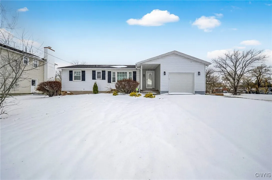 7939 Walnut Place, Clay, New York 13090, Clay, New York 13090, 3 Bedrooms Bedrooms, 8 Rooms Rooms,2 BathroomsBathrooms,Residential,Closed,7939 Walnut Place, Clay, New York 13090,0,S1656736