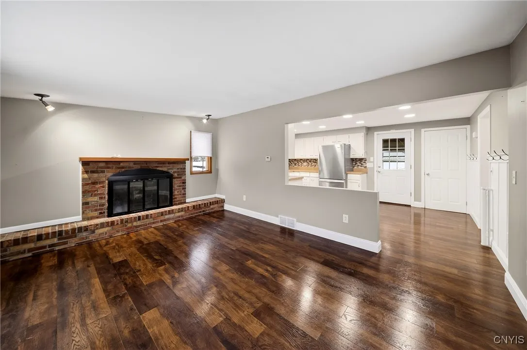 7939 Walnut Place, Clay, New York 13090, Clay, New York 13090, 3 Bedrooms Bedrooms, 8 Rooms Rooms,2 BathroomsBathrooms,Residential,Closed,7939 Walnut Place, Clay, New York 13090,0,S1656736