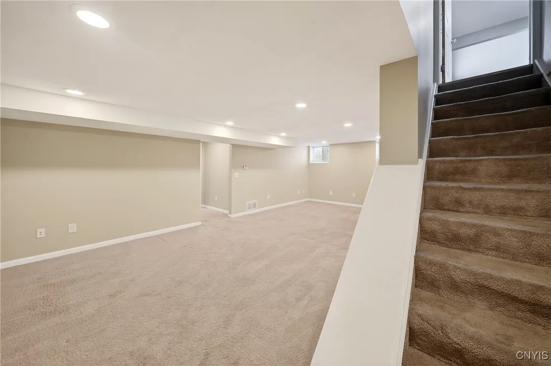 7939 Walnut Place, Clay, New York 13090, Clay, New York 13090, 3 Bedrooms Bedrooms, 8 Rooms Rooms,2 BathroomsBathrooms,Residential,Closed,7939 Walnut Place, Clay, New York 13090,0,S1656736