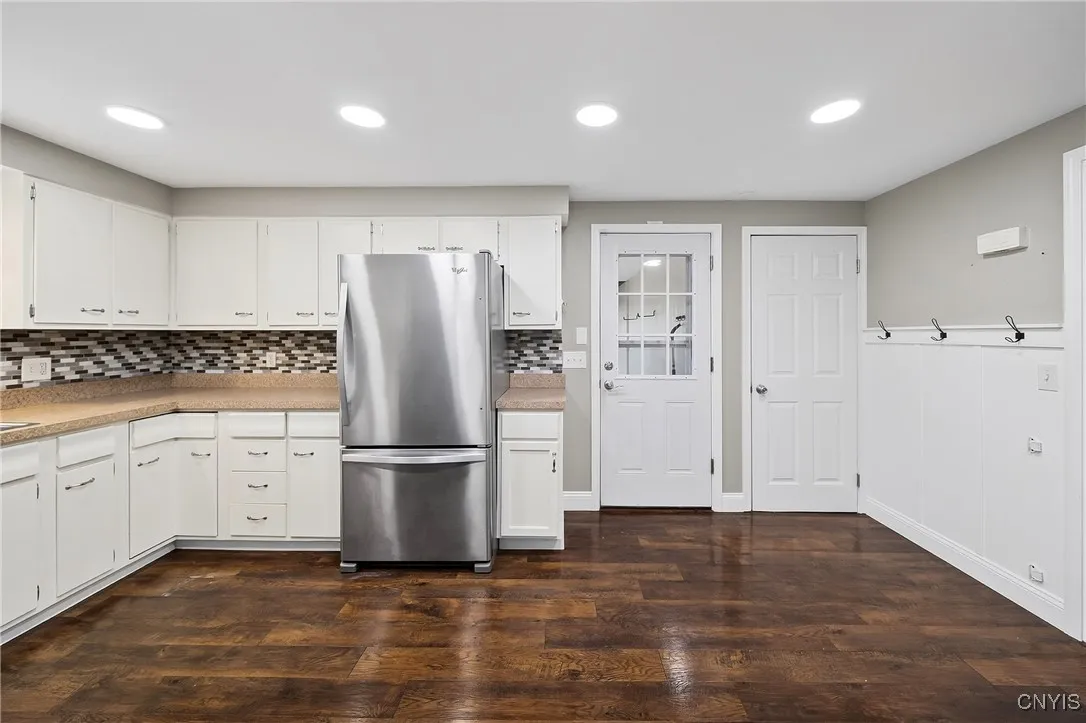 7939 Walnut Place, Clay, New York 13090, Clay, New York 13090, 3 Bedrooms Bedrooms, 8 Rooms Rooms,2 BathroomsBathrooms,Residential,Closed,7939 Walnut Place, Clay, New York 13090,0,S1656736