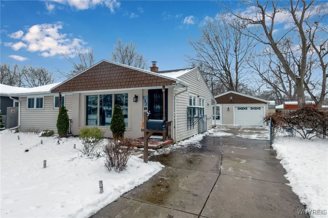 132 Overbrook Avenue, Tonawanda, New York 14150, Tonawanda, New York 14150, 2 Bedrooms Bedrooms, 6 Rooms Rooms,1 BathroomBathrooms,Residential,For Sale,132 Overbrook Avenue, Tonawanda, New York 14150,0,B1656866