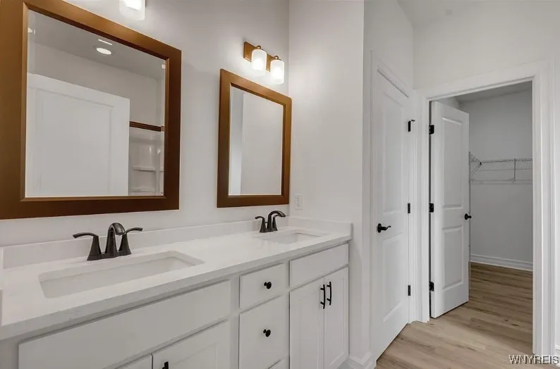 4915 Waterford Lane, Hamburg, New York 14075, Hamburg, New York 14075, 3 Bedrooms Bedrooms, 7 Rooms Rooms,2 BathroomsBathrooms,Residential,For Sale,4915 Waterford Lane, Hamburg, New York 14075,0,B1656786