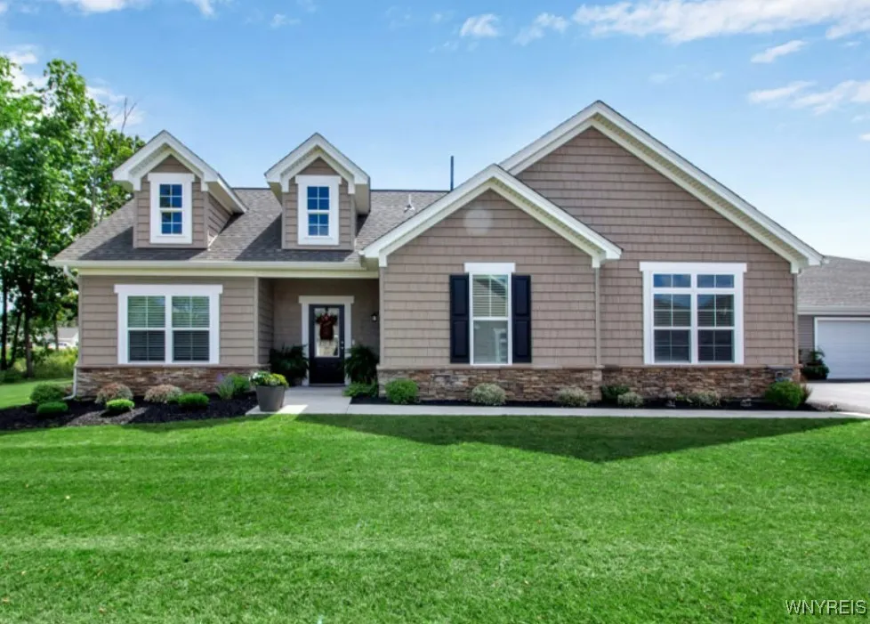 5665 Southwestern Boulevard 17a, Hamburg, New York, Hamburg, New York 14075, 2 Bedrooms Bedrooms, 7 Rooms Rooms,2 BathroomsBathrooms,Residential,For Sale,5665 Southwestern Boulevard 17a, Hamburg, New York,0,B1656796