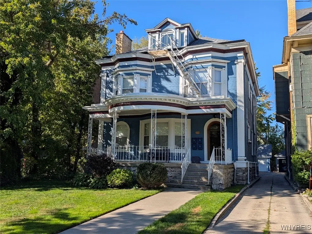 374 Elmwood Avenue, Buffalo, New York 14222, Buffalo, New York 14222, 5 Bedrooms Bedrooms, ,4 BathroomsBathrooms,Residential,Closed,374 Elmwood Avenue, Buffalo, New York 14222,0,B1655659