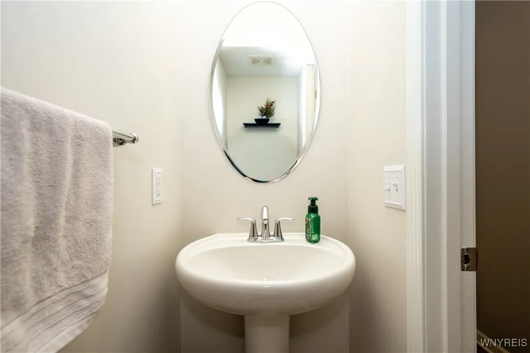 21 Jordy Court, Hamburg, New York 14075, Hamburg, New York 14075, 3 Bedrooms Bedrooms, 8 Rooms Rooms,1 BathroomBathrooms,Residential,For Sale,21 Jordy Court, Hamburg, New York 14075,0,B1656703
