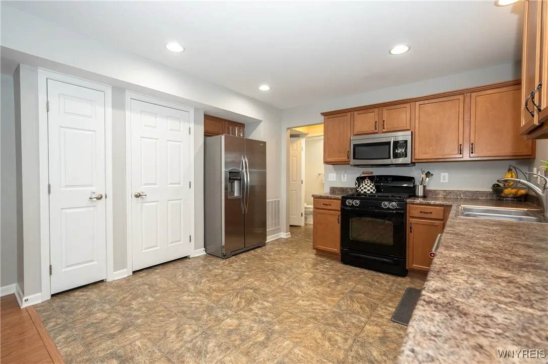 21 Jordy Court, Hamburg, New York 14075, Hamburg, New York 14075, 3 Bedrooms Bedrooms, 8 Rooms Rooms,1 BathroomBathrooms,Residential,For Sale,21 Jordy Court, Hamburg, New York 14075,0,B1656703