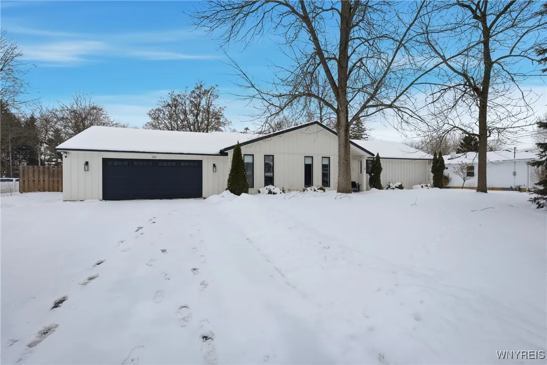 210 Stuewe Road, Amherst, New York 14068, Amherst, New York 14068, 3 Bedrooms Bedrooms, 7 Rooms Rooms,2 BathroomsBathrooms,Residential,Closed,210 Stuewe Road, Amherst, New York 14068,0,B1656869