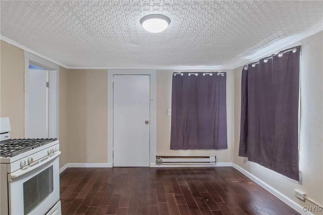 306 Shuart Avenue, Syracuse, New York 13203, Syracuse, New York 13203, 6 Bedroom Bedrooms, ,2 BathroomBathrooms,Residential,For Sale,306 Shuart Avenue, Syracuse, New York 13203,0,S1656253