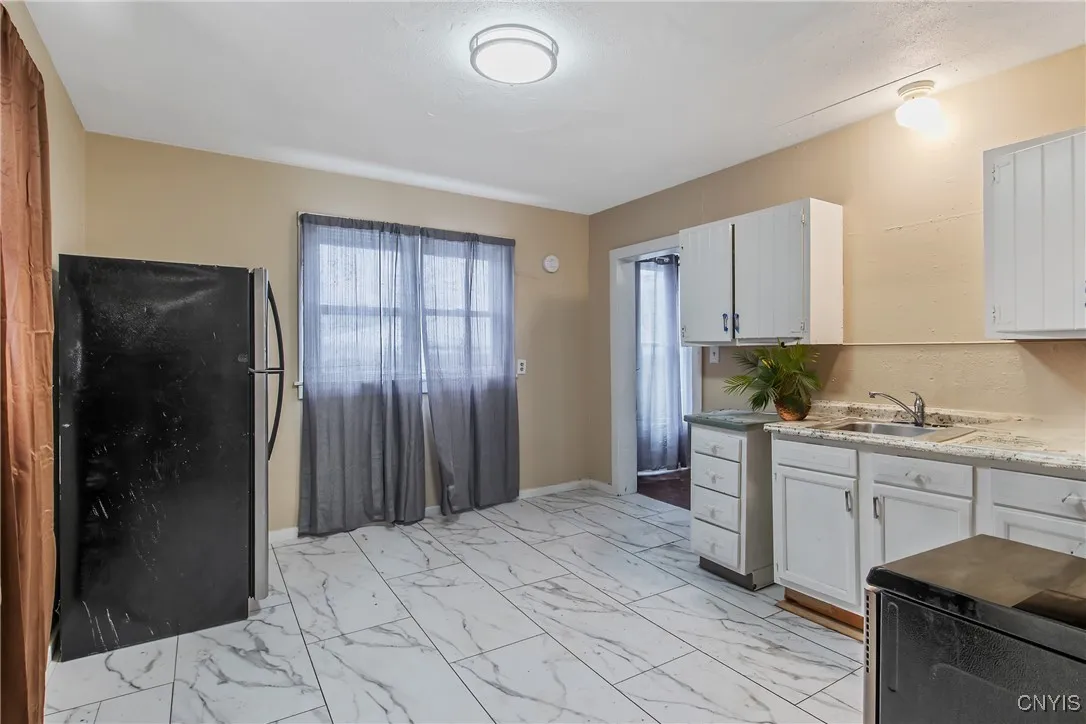 306 Shuart Avenue, Syracuse, New York 13203, Syracuse, New York 13203, 6 Bedroom Bedrooms, ,2 BathroomBathrooms,Residential,For Sale,306 Shuart Avenue, Syracuse, New York 13203,0,S1656253