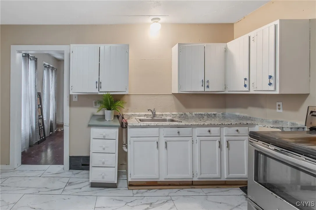 306 Shuart Avenue, Syracuse, New York 13203, Syracuse, New York 13203, 6 Bedroom Bedrooms, ,2 BathroomBathrooms,Residential,For Sale,306 Shuart Avenue, Syracuse, New York 13203,0,S1656253