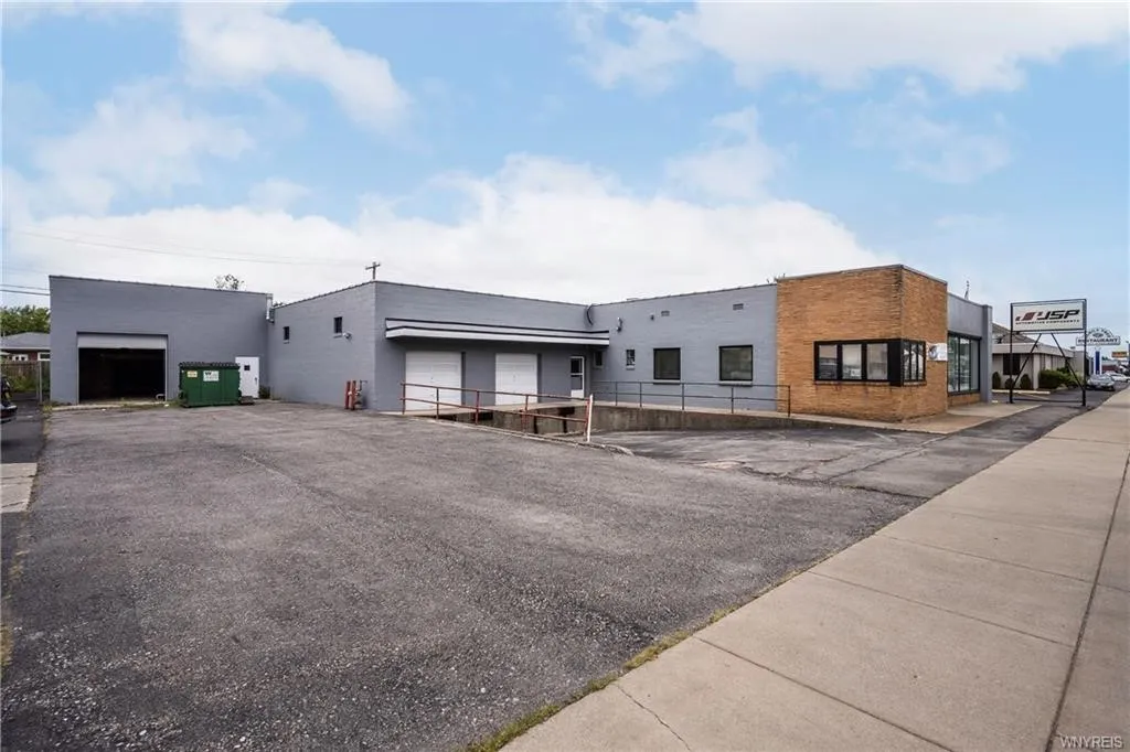 4336 Bailey Avenue, Amherst, New York 14226, Amherst, New York 14226, ,Commercial Lease,For Rent,4336 Bailey Avenue, Amherst, New York 14226,0,R1657158