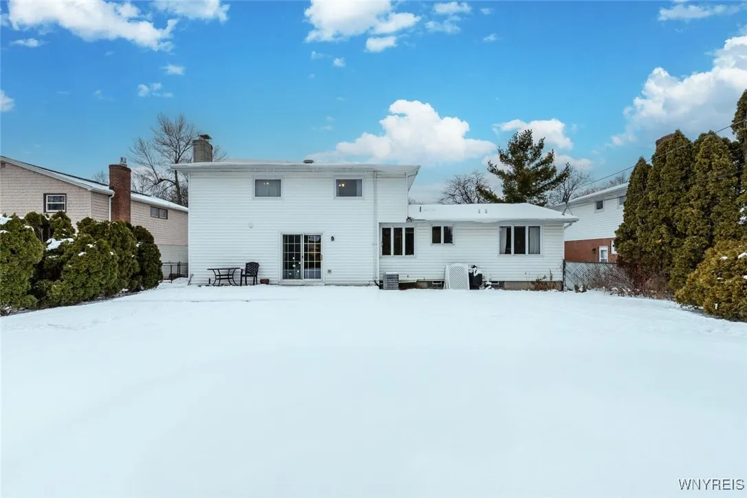 245 Ranch Trail, Amherst, New York 14221, Amherst, New York 14221, 4 Bedrooms Bedrooms, 9 Rooms Rooms,3 BathroomsBathrooms,Residential,Closed,245 Ranch Trail, Amherst, New York 14221,0,B1656928