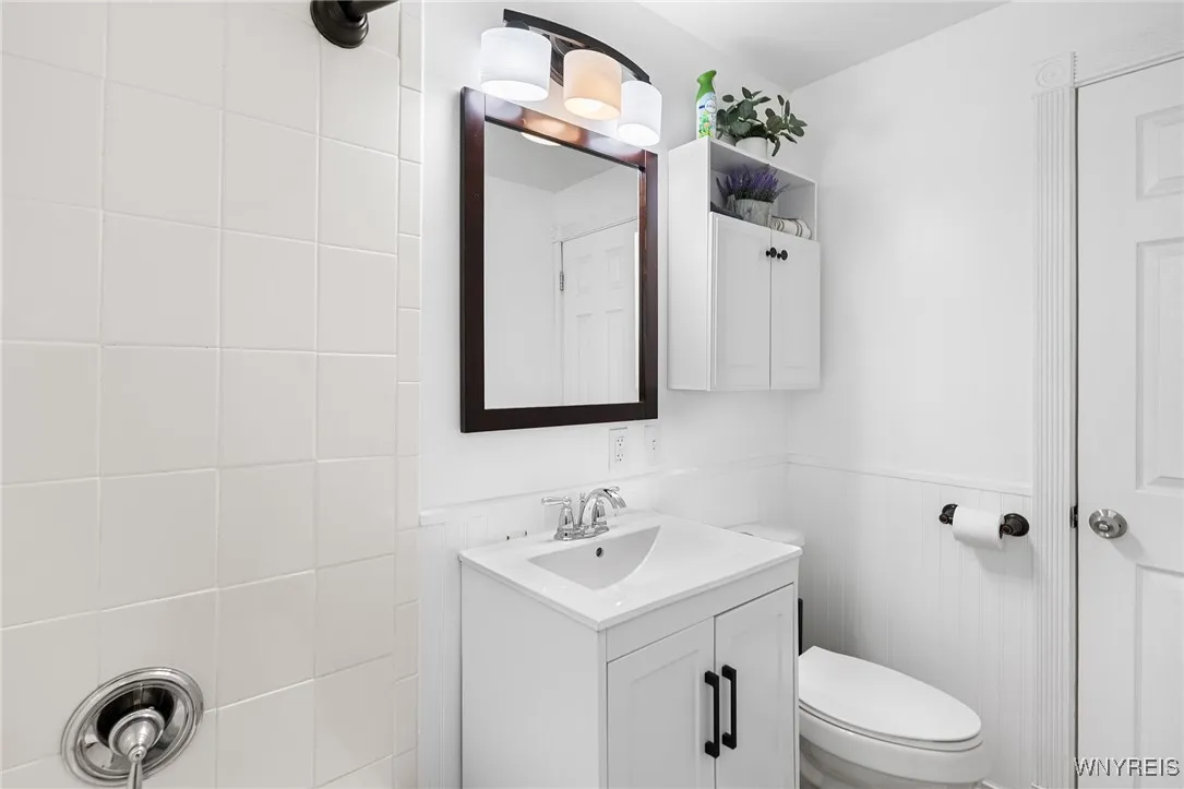 150 Meadow Lea Drive, Amherst, New York 14226, Amherst, New York 14226, 3 Bedrooms Bedrooms, 6 Rooms Rooms,1 BathroomBathrooms,Residential,For Sale,150 Meadow Lea Drive, Amherst, New York 14226,0,B1657189