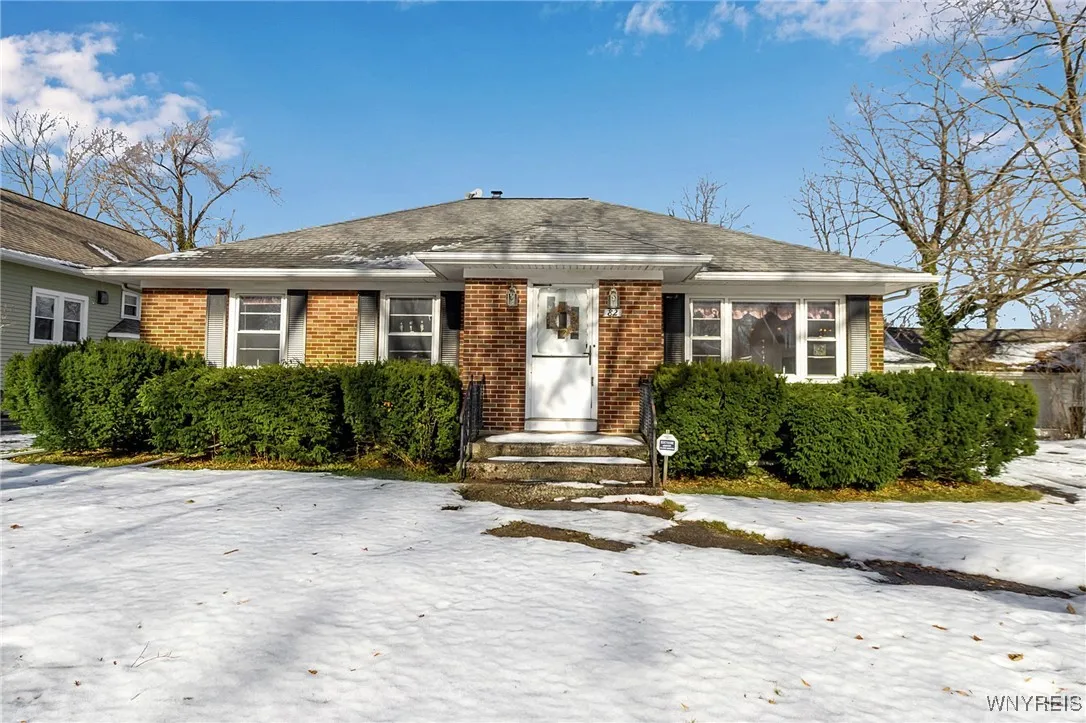 82 Zimmerman Boulevard, Tonawanda, New York 14223, Tonawanda, New York 14223, 3 Bedrooms Bedrooms, 8 Rooms Rooms,2 BathroomsBathrooms,Residential,For Sale,82 Zimmerman Boulevard, Tonawanda, New York 14223,0,B1656361