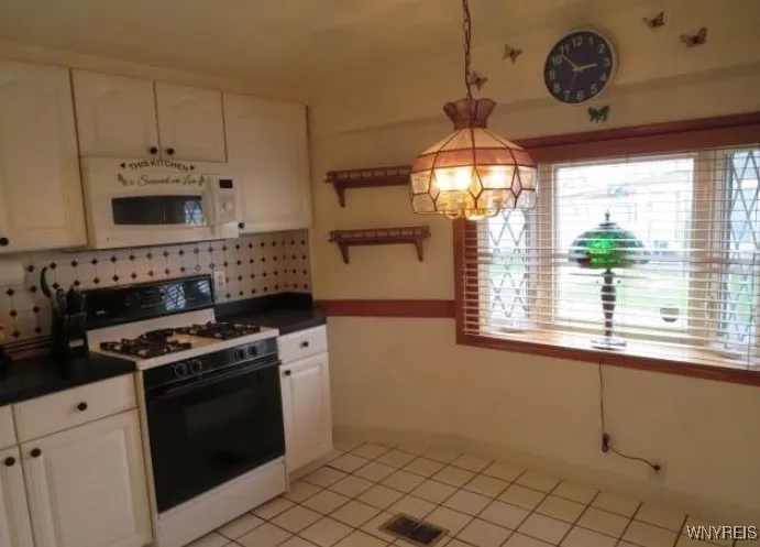 74 Waterview Parkway, Hamburg, New York 14075, Hamburg, New York 14075, 2 Bedrooms Bedrooms, 6 Rooms Rooms,1 BathroomBathrooms,Residential,Closed,74 Waterview Parkway, Hamburg, New York 14075,0,B1656911