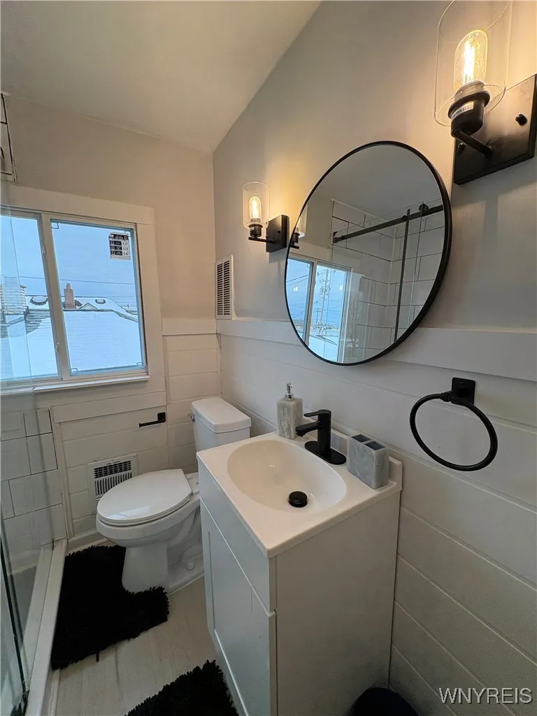 430 Washington Avenue, Tonawanda, New York 14217, Tonawanda, New York 14217, 3 Bedrooms Bedrooms, 6 Rooms Rooms,2 BathroomsBathrooms,Residential,For Sale,430 Washington Avenue, Tonawanda, New York 14217,0,B1656944