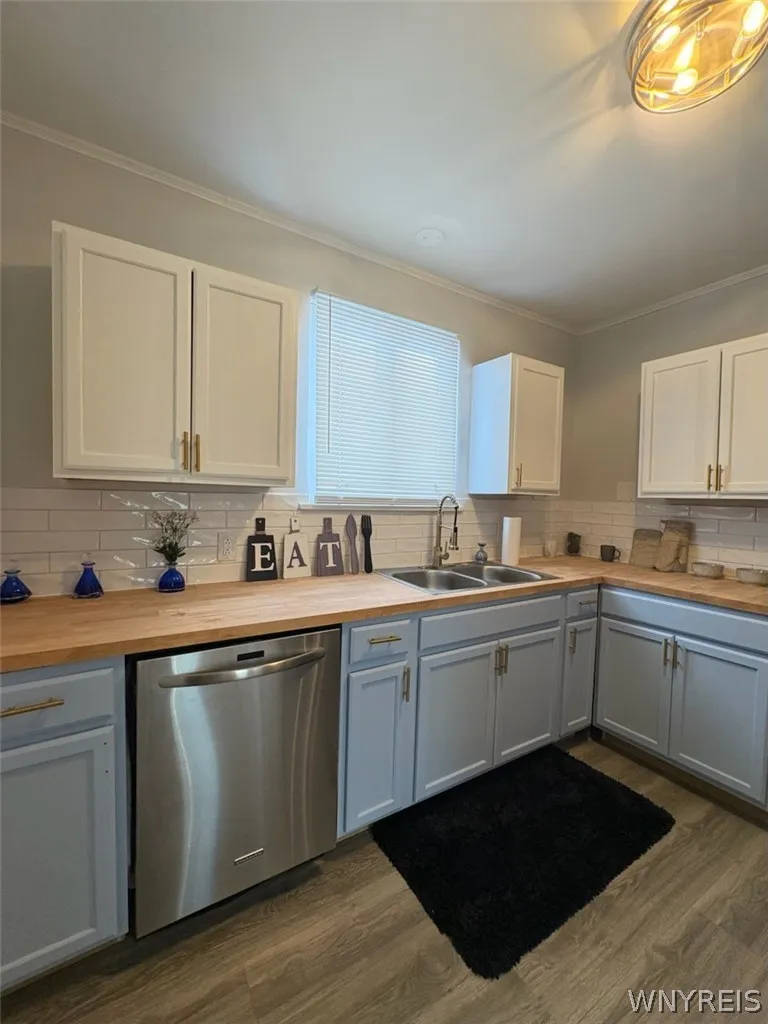 430 Washington Avenue, Tonawanda, New York 14217, Tonawanda, New York 14217, 3 Bedrooms Bedrooms, 6 Rooms Rooms,2 BathroomsBathrooms,Residential,For Sale,430 Washington Avenue, Tonawanda, New York 14217,0,B1656944