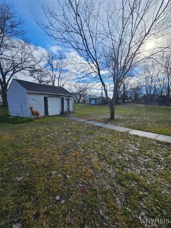 33 Vermont Place, West Seneca, New York 14224, West Seneca, New York 14224, 4 Bedrooms Bedrooms, 8 Rooms Rooms,1 BathroomBathrooms,Residential,Closed,33 Vermont Place, West Seneca, New York 14224,0,B1657400