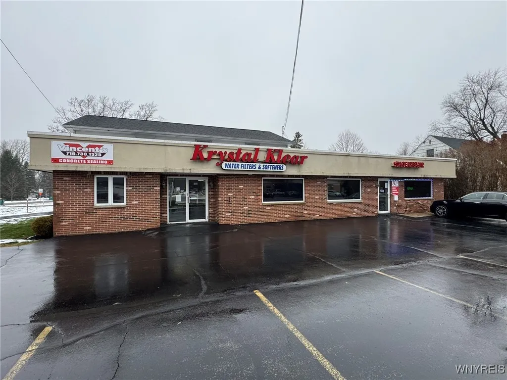 8828 Main Street, Clarence, New York 14221, Clarence, New York 14221, ,Commercial Lease,For Rent,8828 Main Street, Clarence, New York 14221,0,B1657195
