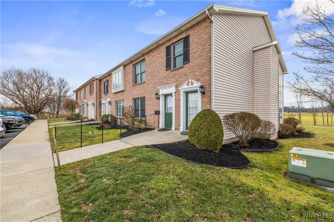 31 Tralee, Amherst, New York 14051, Amherst, New York 14051, 2 Bedrooms Bedrooms, 4 Rooms Rooms,2 BathroomsBathrooms,Residential,Closed,31 Tralee, Amherst, New York 14051,0,B1657520