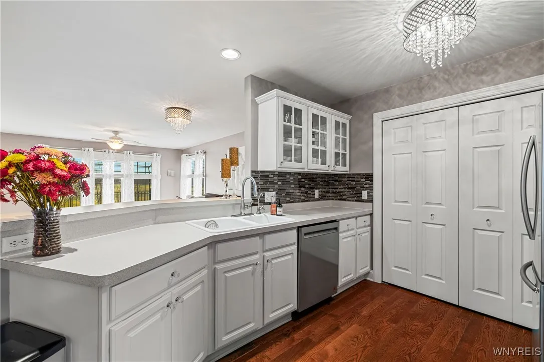 31 Tralee, Amherst, New York 14051, Amherst, New York 14051, 2 Bedrooms Bedrooms, 4 Rooms Rooms,2 BathroomsBathrooms,Residential,Closed,31 Tralee, Amherst, New York 14051,0,B1657520