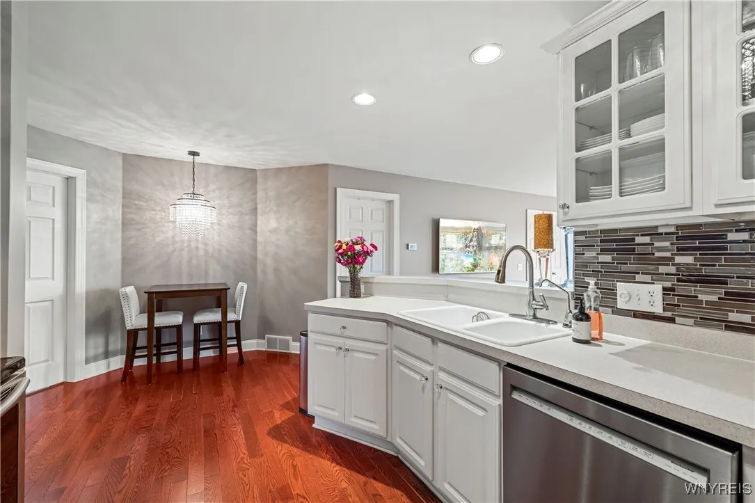 31 Tralee, Amherst, New York 14051, Amherst, New York 14051, 2 Bedrooms Bedrooms, 4 Rooms Rooms,2 BathroomsBathrooms,Residential,Closed,31 Tralee, Amherst, New York 14051,0,B1657520